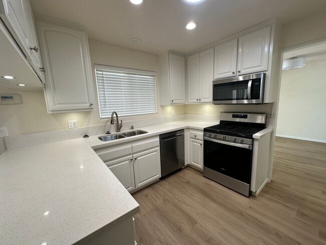 Building Photo - 4BD/3BA Ramona Home w/ Sparkling Pool – Scenic, Private, and Spacious