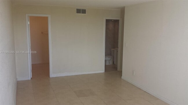 Building Photo - 492 NW 165th St