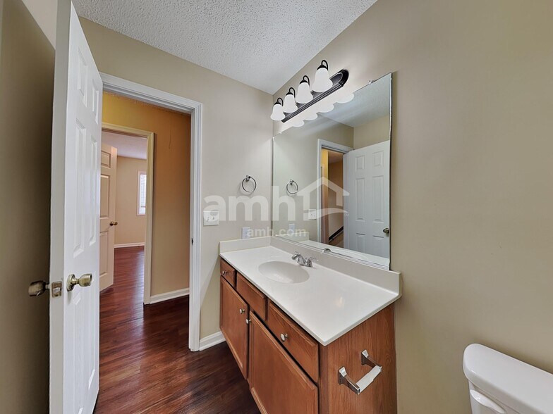 Building Photo - 4404 Garden Club St