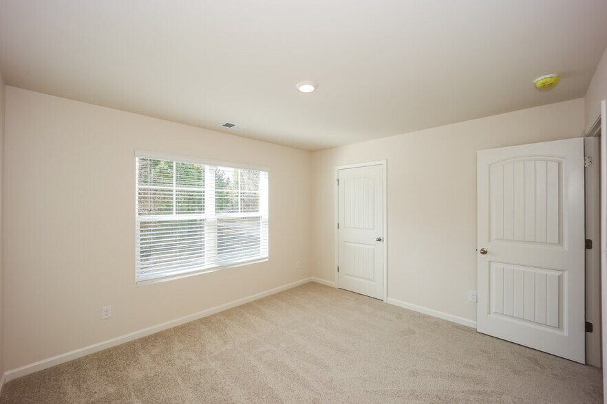 Building Photo - 101 Shadow Gln Rd