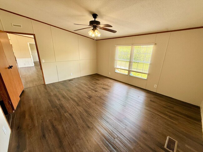 Building Photo - 2948 Ellejoy Rd