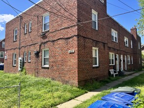 Building Photo - 1120 46th St NE