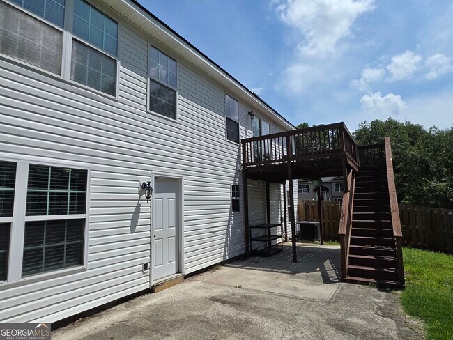 Building Photo - 301 Aspen Arbor