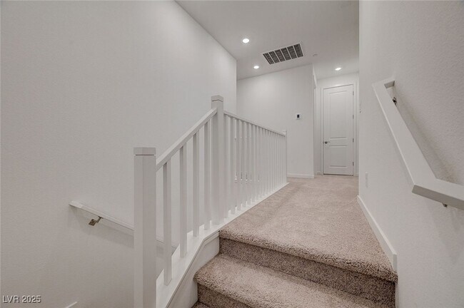 Building Photo - 2537 Monolith St