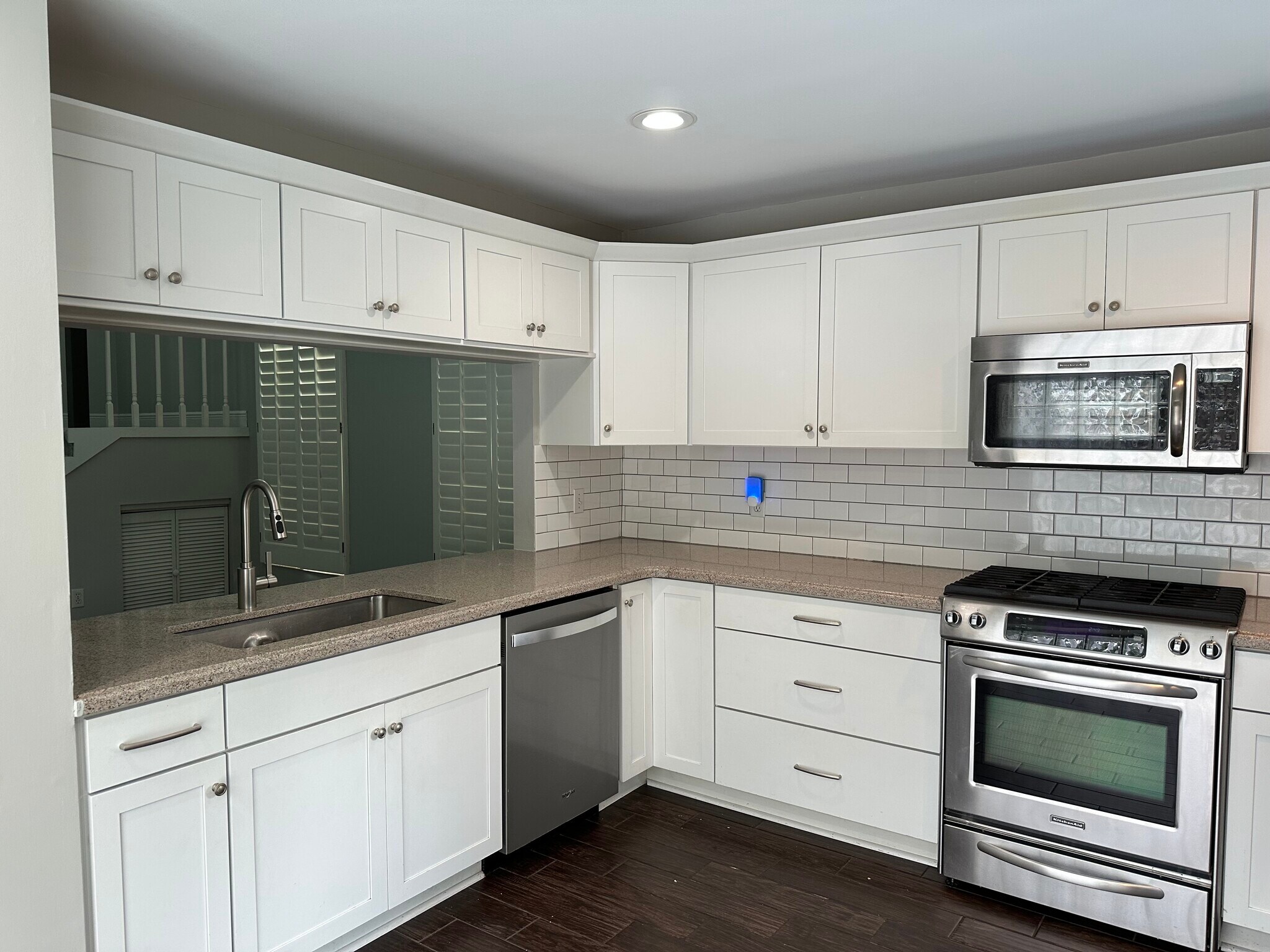 Kitchen - 3403 W Granada St