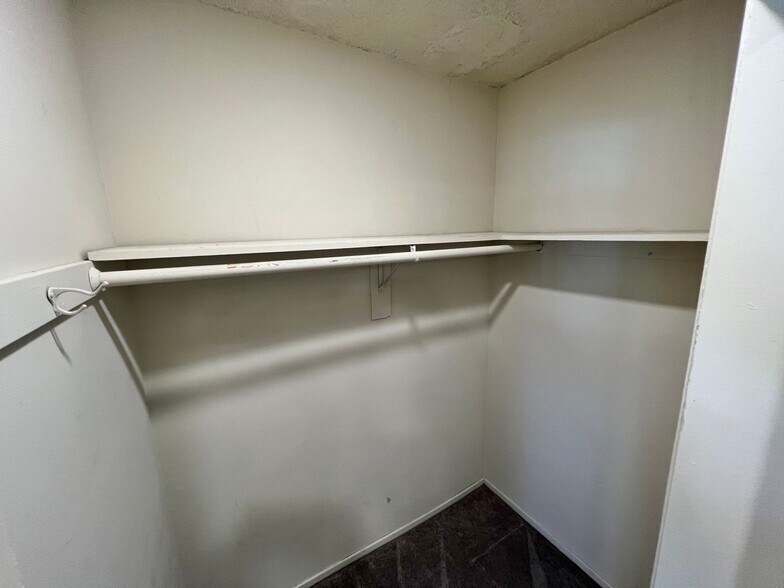 Building Photo - 3510 Clarington Ave