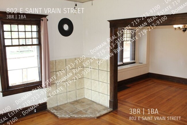 Building Photo - 802 E Saint Vrain St