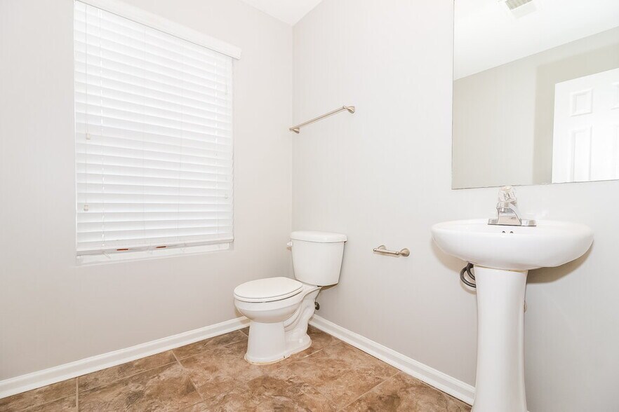 Building Photo - 10087 Branley Oak Dr