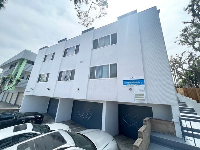 Interior Photo - 5822 S Pacific Coast Hwy