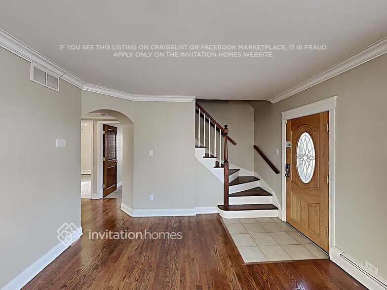 Building Photo - 4301 W 99th Pl