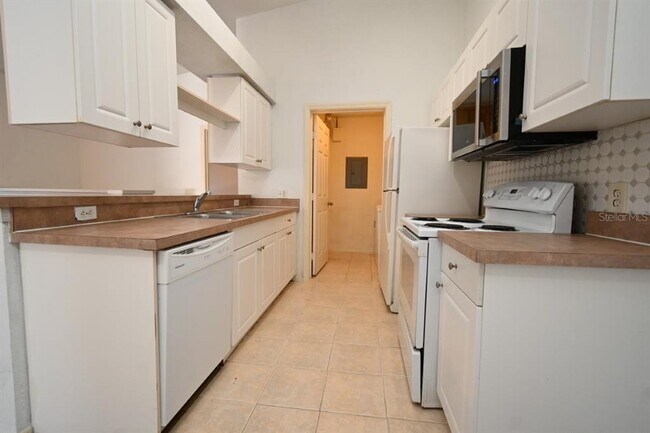 Building Photo - 36113 Deer Creek Dr