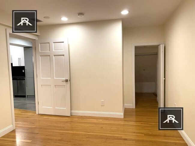 Building Photo - 3 bedroom in Brookline MA 02445