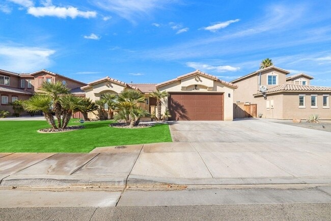 Building Photo - Updated 3BR Home with Private Pool in Tierra del Sol Community – Coachella