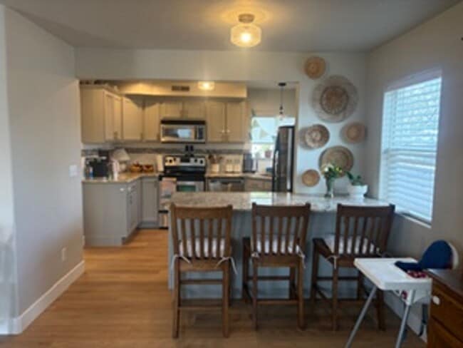 Building Photo - Beautiful 4 Bed / 2.5 Bath Home in Quiet Neighborhood