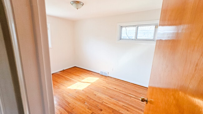 Building Photo - 3914 McKinley St