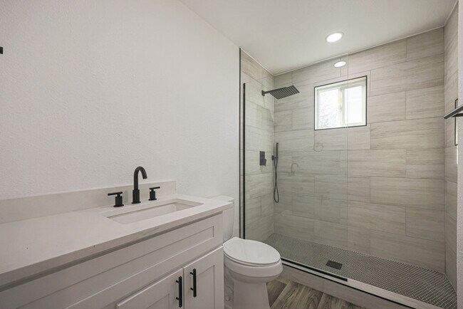 Building Photo - 329 N 12th St