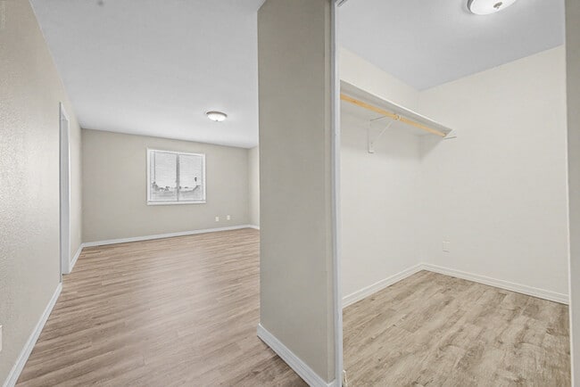Building Photo - Single Family