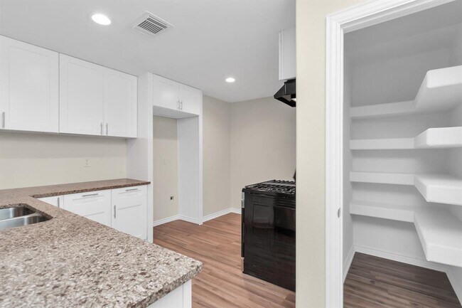 Building Photo - 1422 Hunters Park Dr