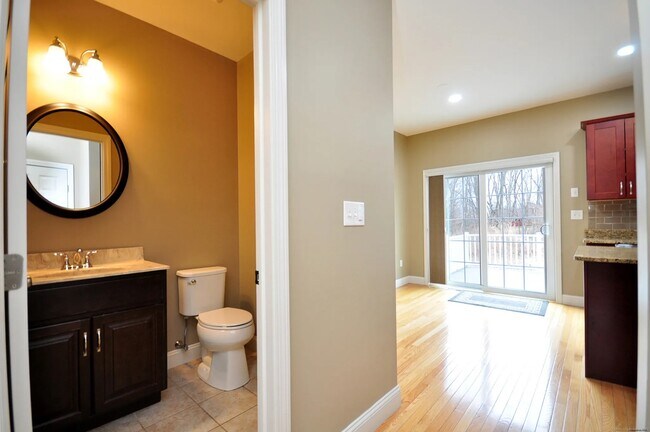 Building Photo - 47 Chaponis Way