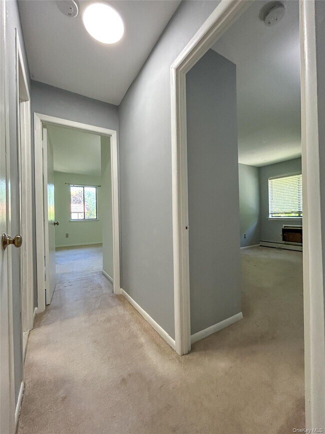 Building Photo - 5 Loudon Dr