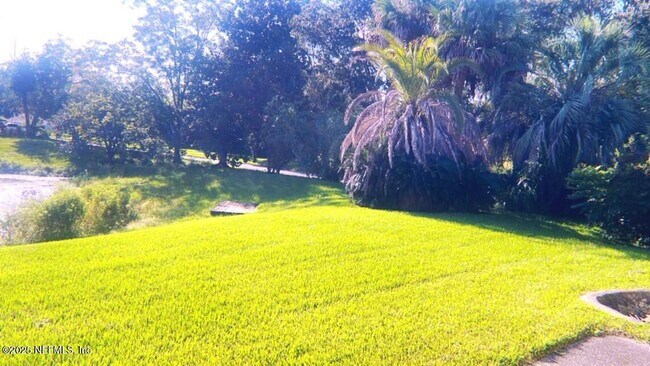 Building Photo - 2159 St Martins Dr E