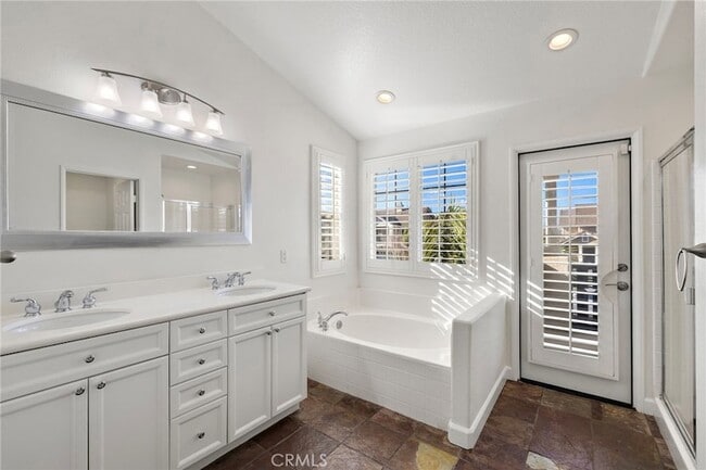 Building Photo - 5725 Calle Polvorosa