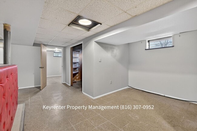 Building Photo - Spacious Florissant Home with Finished Basement & Bar