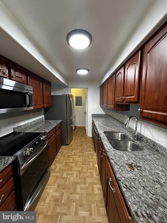 Building Photo - 6910 Sandra Marie Cir