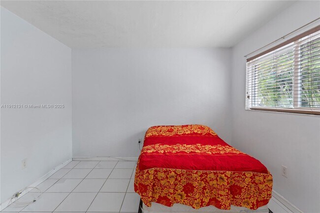 Building Photo - 6310 SW 79th St