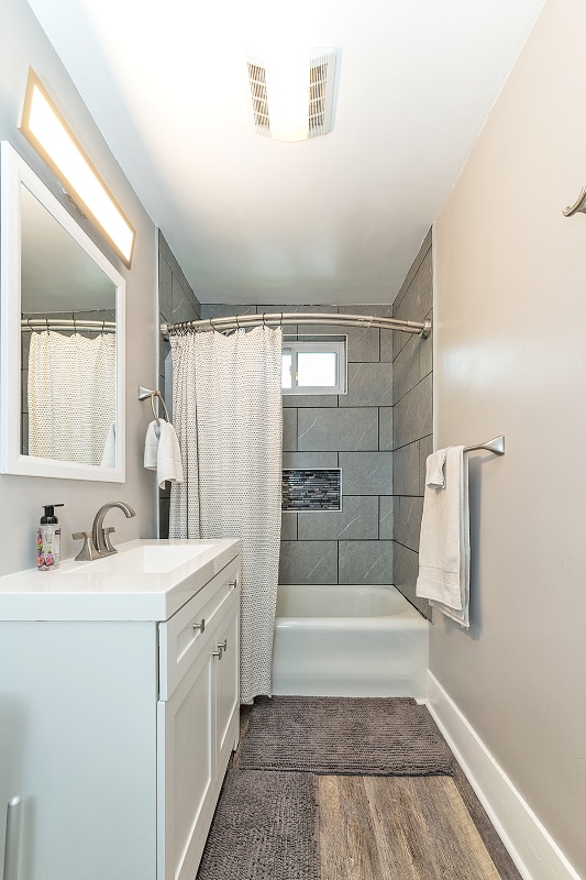 Building Photo - 321 W Lapeer St