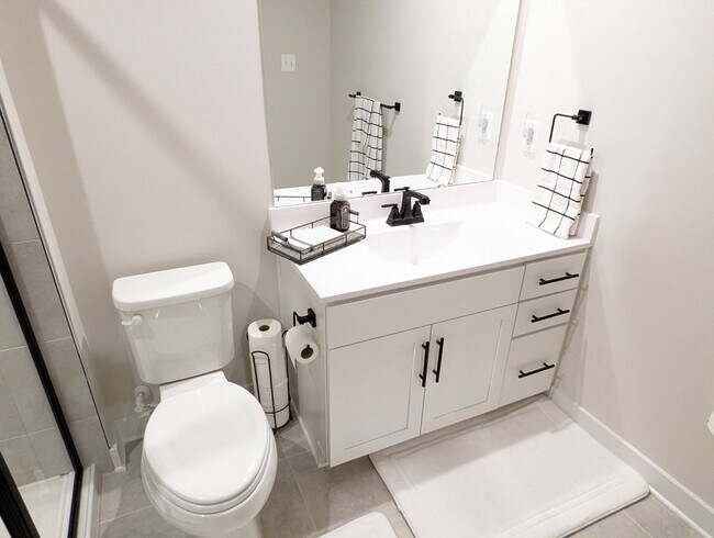 Building Photo - Gorgeous Newer Construction Home (2022) in...