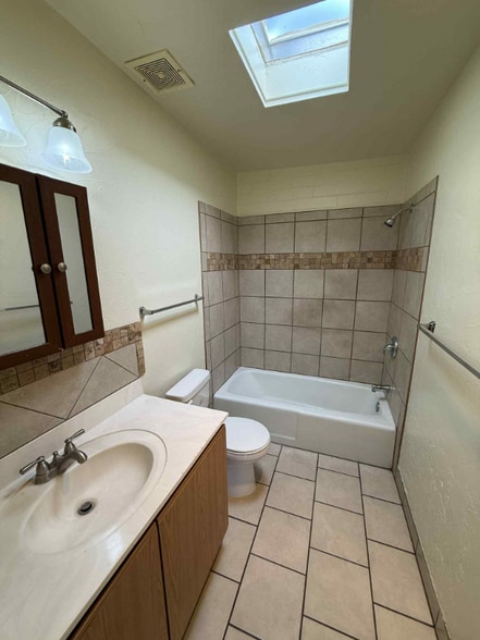 Building Photo - 5433 E 30th St