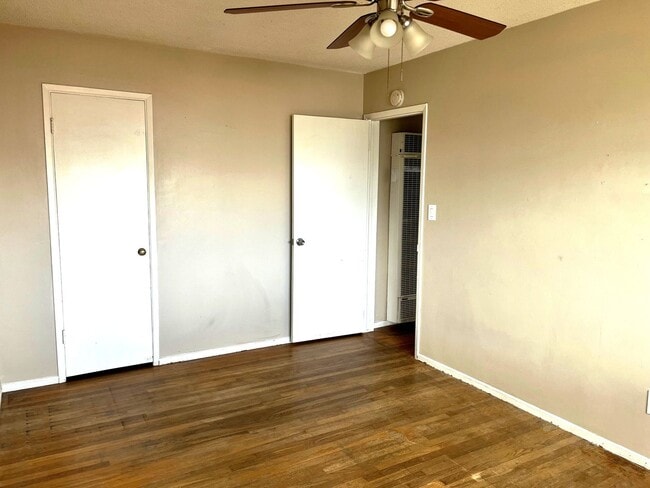 Building Photo - 2BR 1BA Allied Gardens Home - Hardwood Floors, Washer/Dryer, 2 Car Garage, HUGE backyard, 2 Pets ...