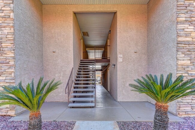 Building Photo - Beautiful condo at a great price!