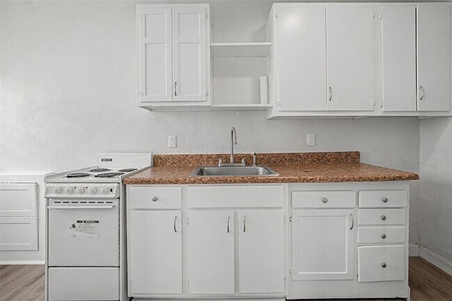 Building Photo - 517 Columbia Dr