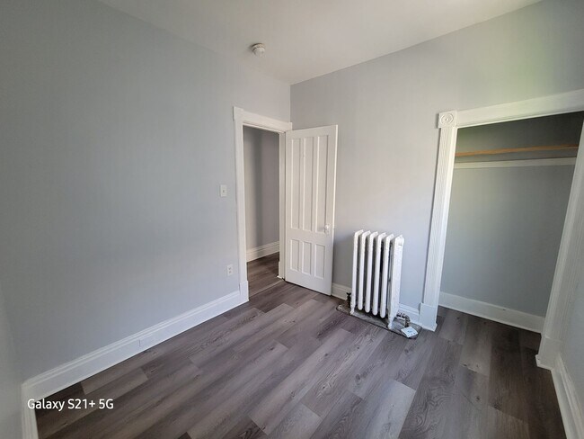 Building Photo - 1324 1st Ave