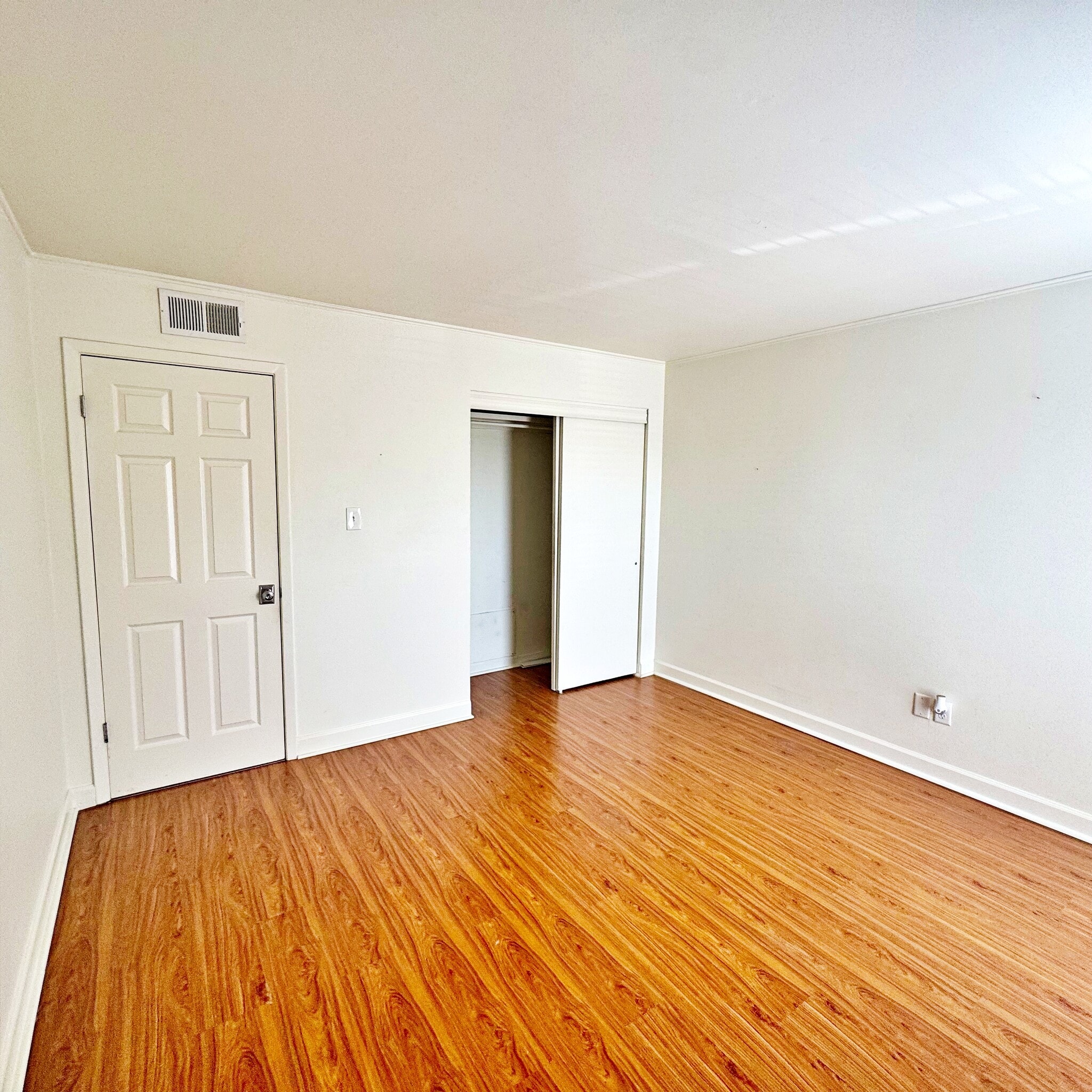 Building Photo - 210 Pelham Rd