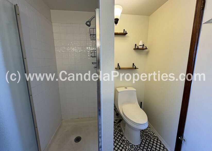 Building Photo - 5615 Country Heights Dr