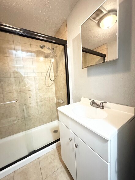 Building Photo - 1119 NW 9th St