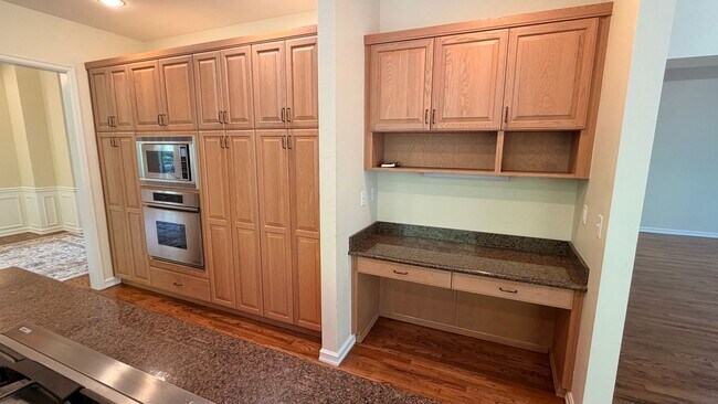 Building Photo - Beautiful Upgraded 4 Bedroom 2.75 Bath Home in Sammamish