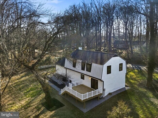 Building Photo - 10704 Howerton Ave