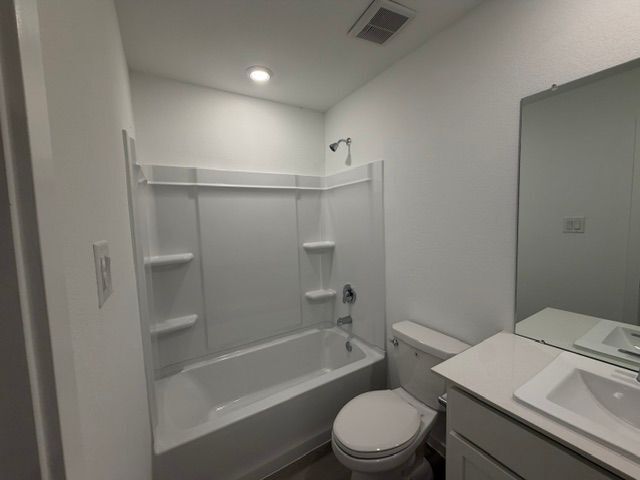 Building Photo - 3020 Huntersville Dr