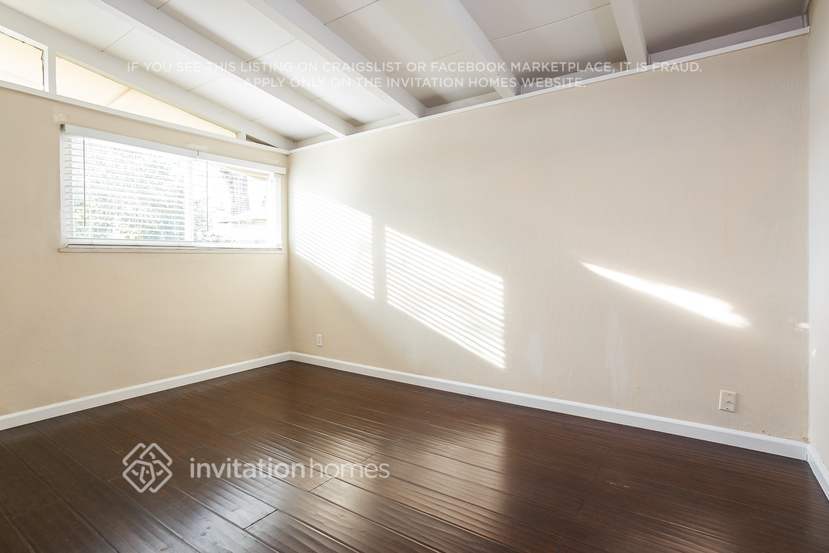 Building Photo - 1467 Michigan St