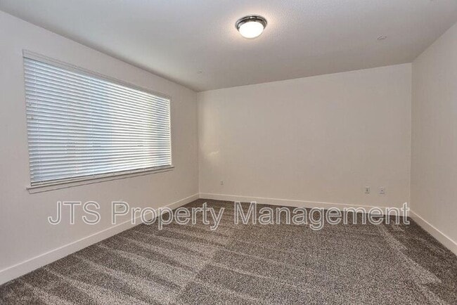 Building Photo - 3513 Birdland Ave