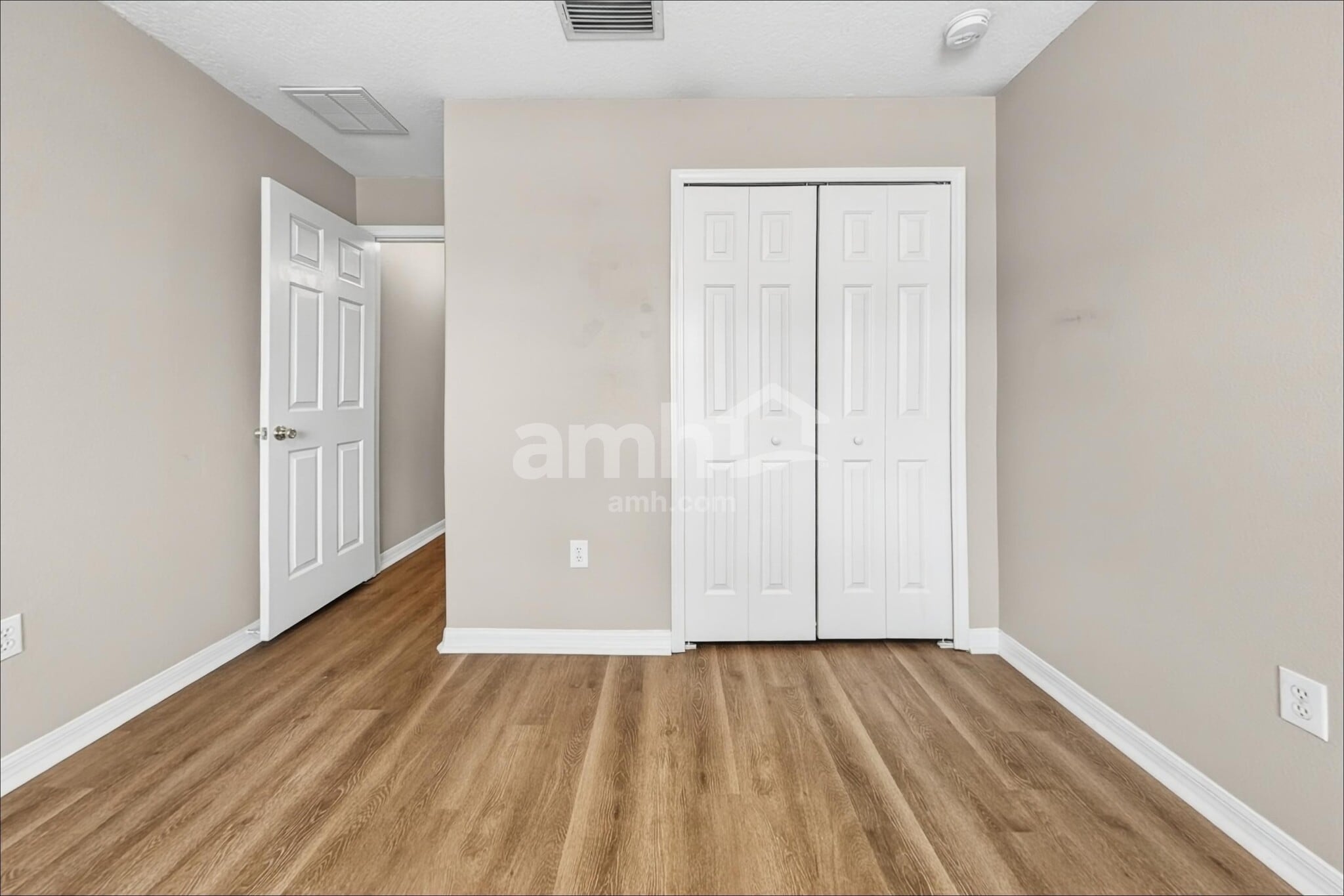 Building Photo - 25815 Crippen Dr
