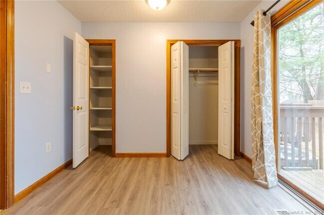 Building Photo - 22 Windwood Dr