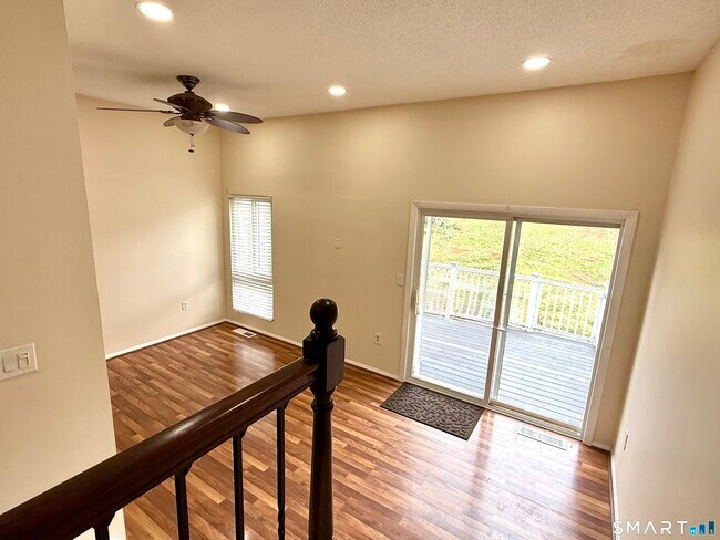 Building Photo - 9 Watch Hill Cir