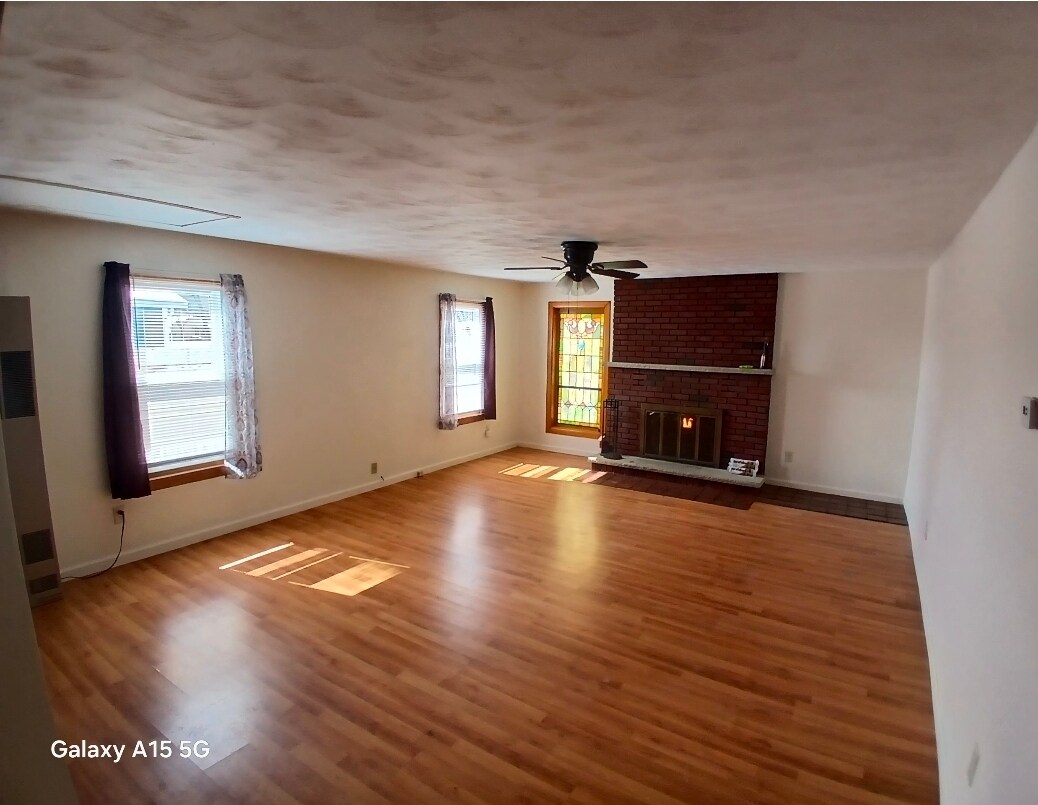 Building Photo - 304 Marshall St