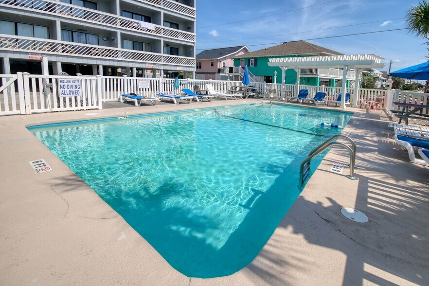 Building Photo - 627 N Waccamaw Dr