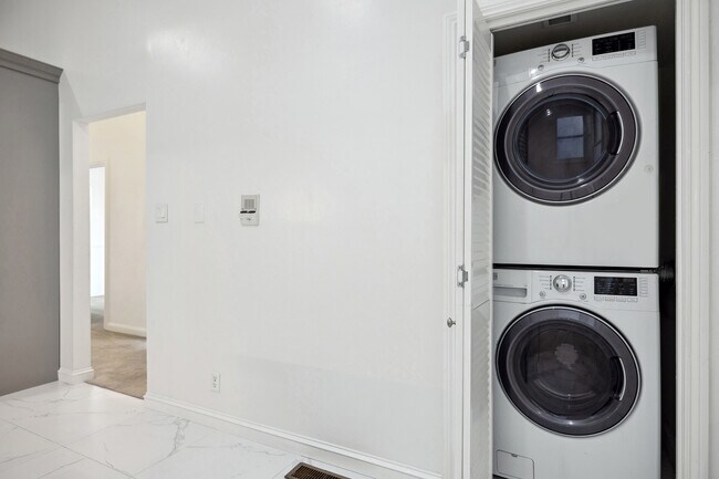 Building Photo - 1406 Post St